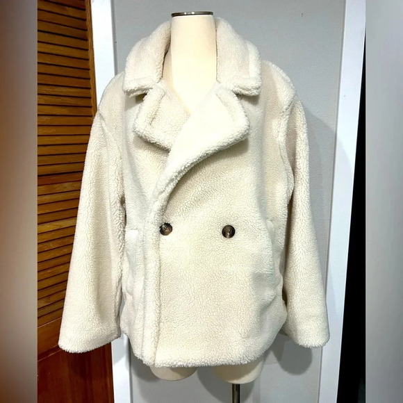 Gap Women’s Sherpa Jacket - Size XL - Picture 1 of 7